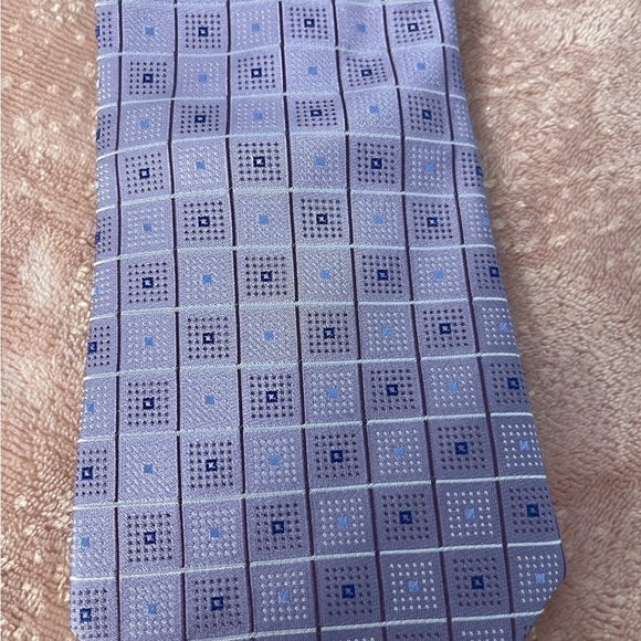 Geoffrey Beene Lavender Geometric Men's Tie - Picture 2 of 8